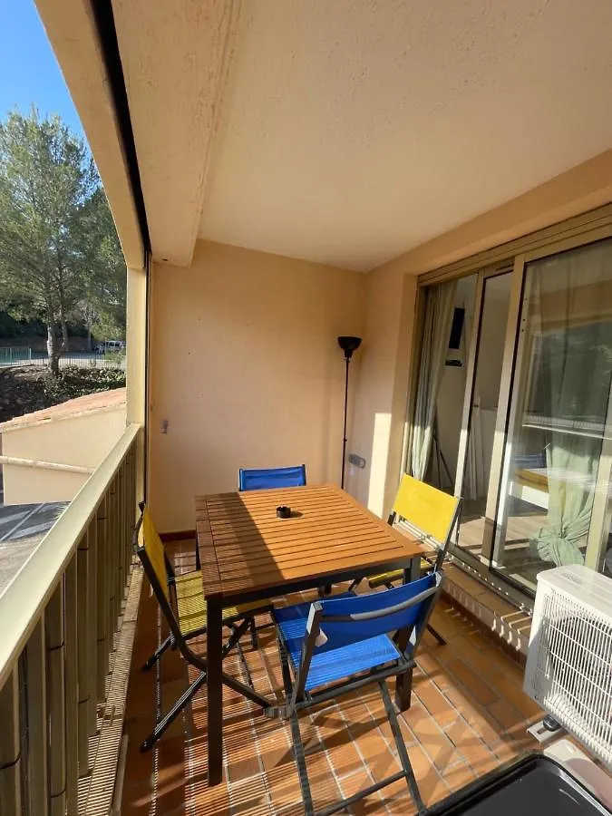 Studio Climatise Piscine Et Proche Plage Sanary-sur-Mer 0*,  France
