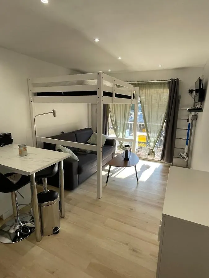 Studio Climatise Piscine Et Proche Plage Sanary-sur-Mer France